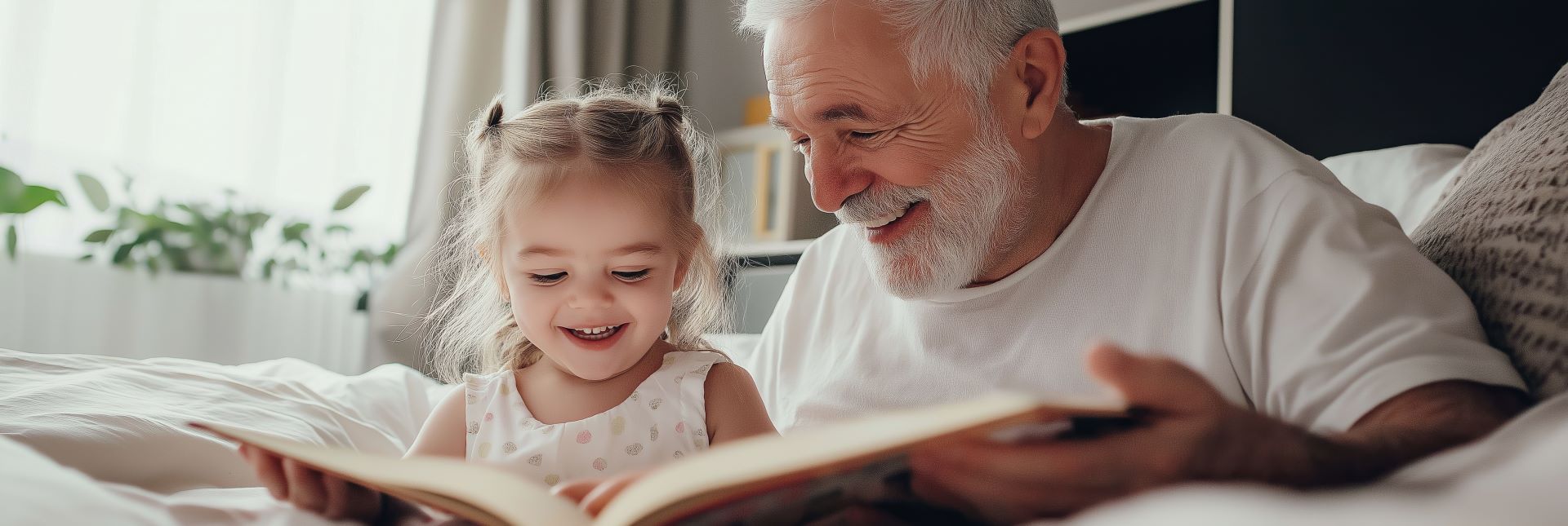 famiglia-e-apparecchi-acustici-nonno-e-nipote-perdita-uditiva